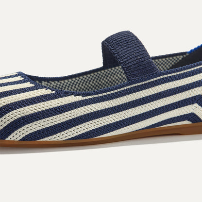 Close up of the toe and vamp of The Kids Mary Jane in Sailor Stripe.