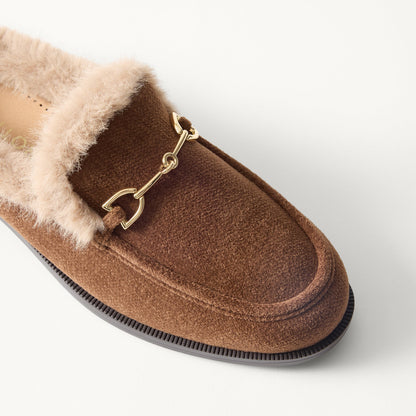 macro | Close up of the toe and vamp of The Après Loafer Mule in ReVelvet Cinnamon, showing the double bit detail on top.